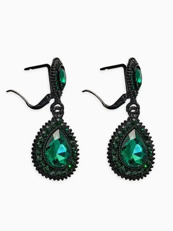 Серьги висячие со стразами &laquo;Вечерние&raquo;, дама, цвет изумрудный в чёрном металле