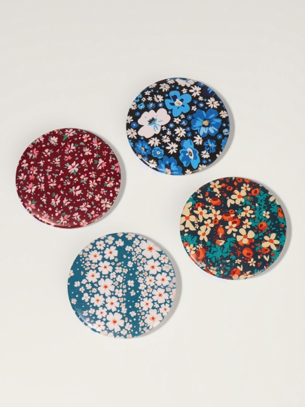 Зеркало складное «Цветочная поляна», d = 7,5 см, с увеличением, цвет МИКС