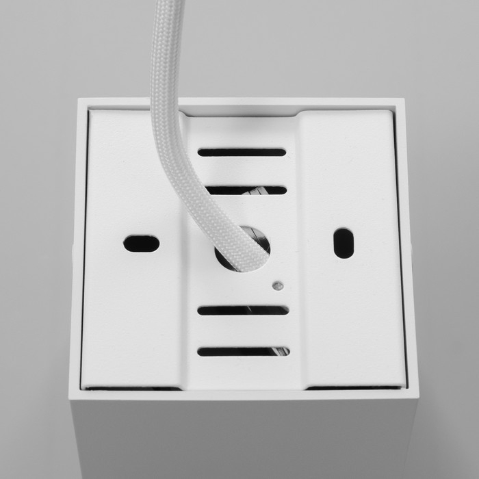 Светильник Светильник "Кубик" LED 4000К 10Вт DIM220 белый 7,5х7,5х9,5см