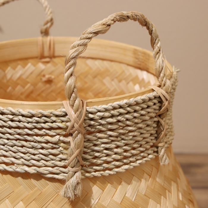 Корзина плетёная, из бамбука 30х30х40 см Корзина плетёная, из бамбука 30х30х40 см