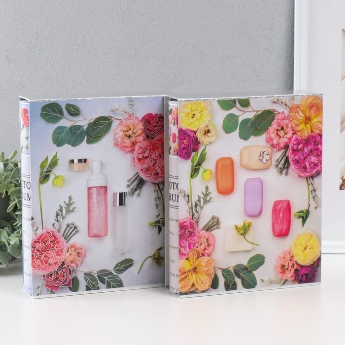 Фотоальбом на 100 фото 10х15 см  Фотоальбом на 100 фото 10х15 см "Красота спасёт мир" зол/сер в коробке МИКС 5,7х20,7х26 см