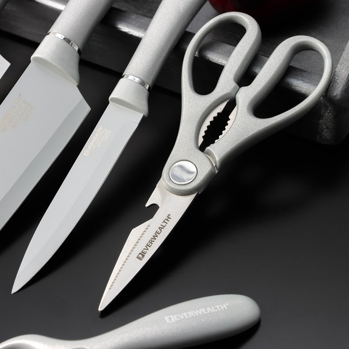 Набор кухонных принадлежностей Blades, 5 предметов: 3 ножа, овощечистка, ножницы в комплекте, цвет белый Набор кухонных принадлежностей Blades, 5 предметов: 3 ножа, овощечистка, ножницы в комплекте, цвет белый