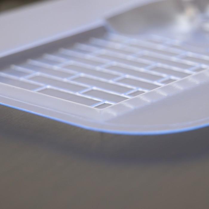 Форма для шоколада и конфет пластиковая «Санта на трубе», размер изделия 17×8,3×1 см, цвет прозрачный Форма для шоколада и конфет пластиковая «Санта на трубе», размер изделия 17×8,3×1 см, цвет прозрачный