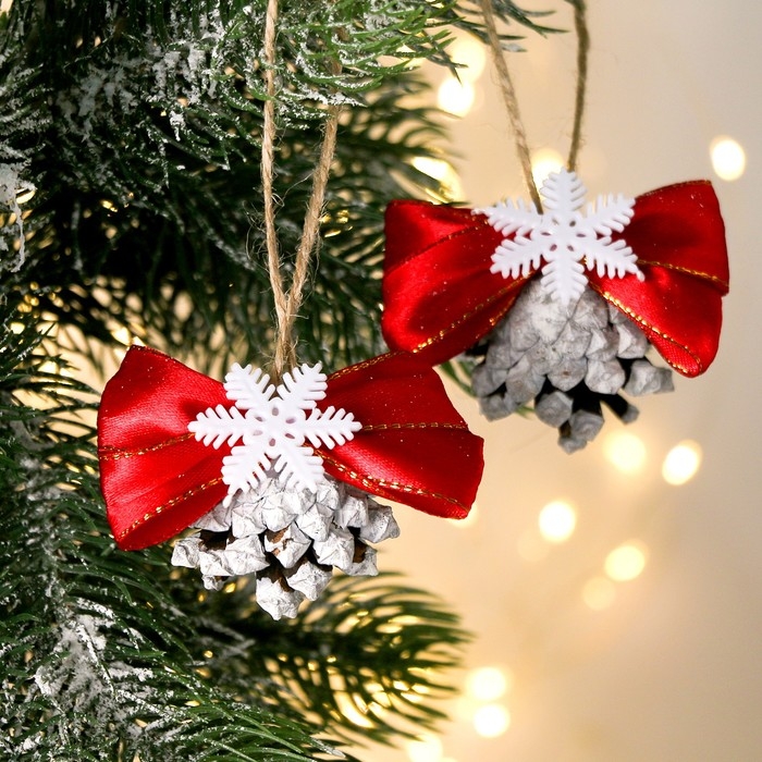 Новогодний набор «Шишки банты снежинка» Новогодний набор «Шишки банты снежинка»