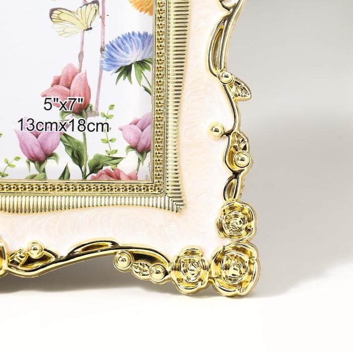 Фоторамка пластик под металл 13х18 см Фоторамка пластик под металл 13х18 см "Розы и эмаль" молочный 24х18,5 см