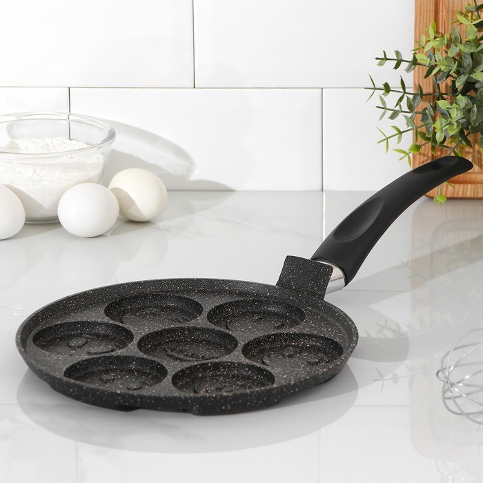 Сковорода «Оладница», d=23 см, пластиковая ручка, антипригарное покрытие, цвет чёрный Сковорода «Оладница», d=23 см, пластиковая ручка, антипригарное покрытие, цвет чёрный