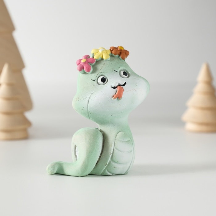 Сувенир полистоун Сувенир полистоун "Змейка с цветочным венком" МИКС 4,5х4х6,5 см