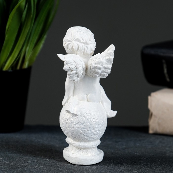 Фигура Фигура "Ангел на шаре" перламутр, 11х5х5см