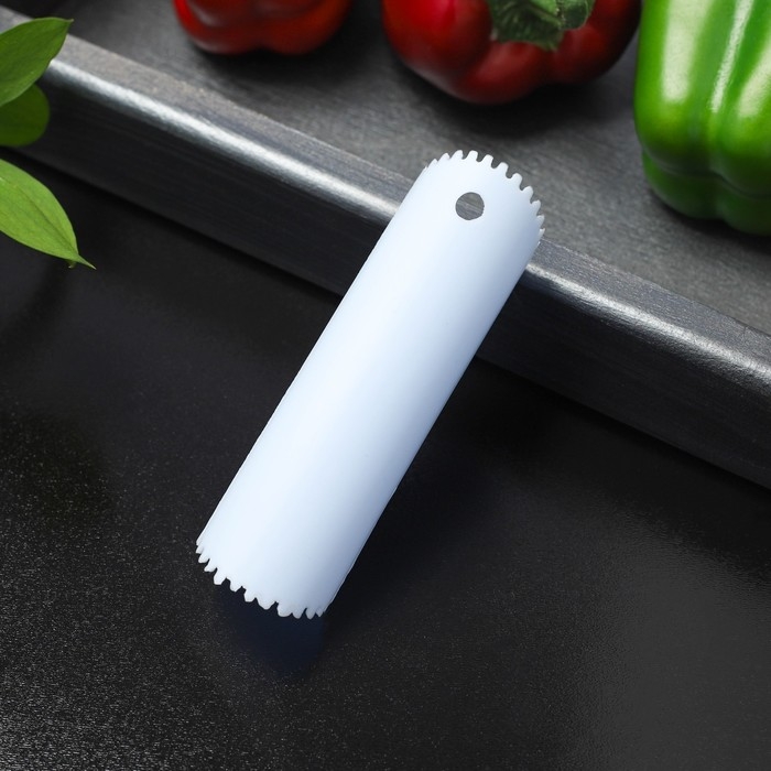 Трубка для чистки чеснока Доляна «Тирик», 12×3,5 см, цвет голубой Трубка для чистки чеснока Доляна «Тирик», 12×3,5 см, цвет голубой