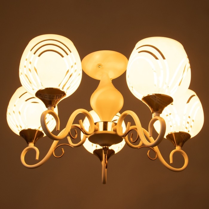 Люстра Люстра "Патриция" 5х40Вт Е27 Белый, золото 56х56х35см