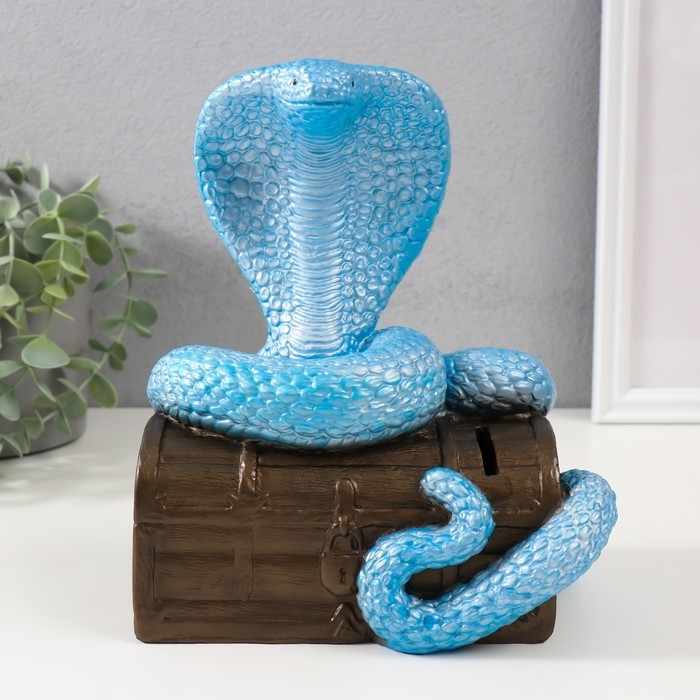 Копилка Копилка"КОБРА НА СУНДУКЕ "  20 х 17 х 12 см.