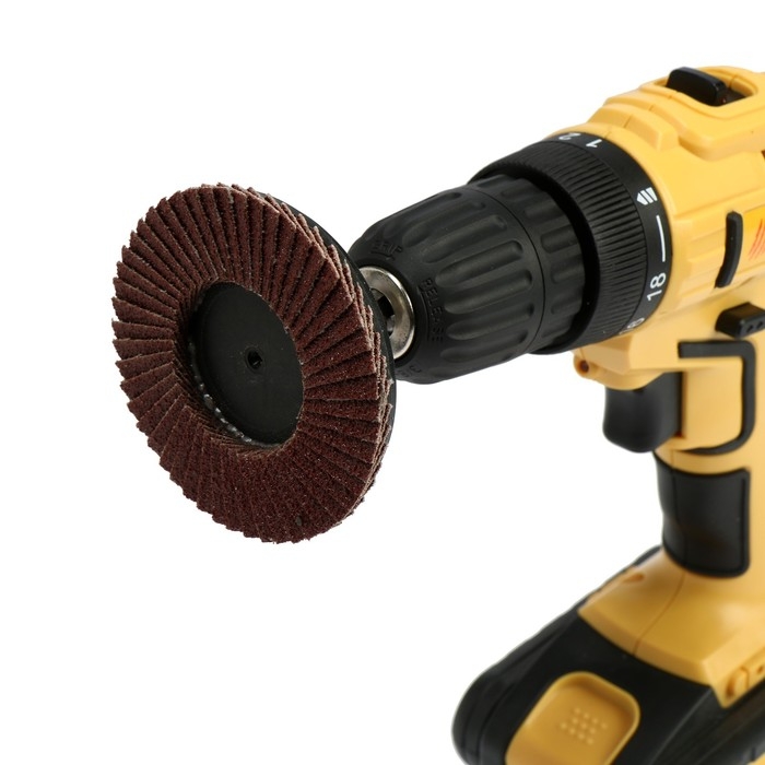 Круг лепестковый торцевой ТУНДРА, для дрели, М8, 75 мм, P80, 3 шт. Круг лепестковый торцевой ТУНДРА, для дрели, М8, 75 мм, P80, 3 шт.