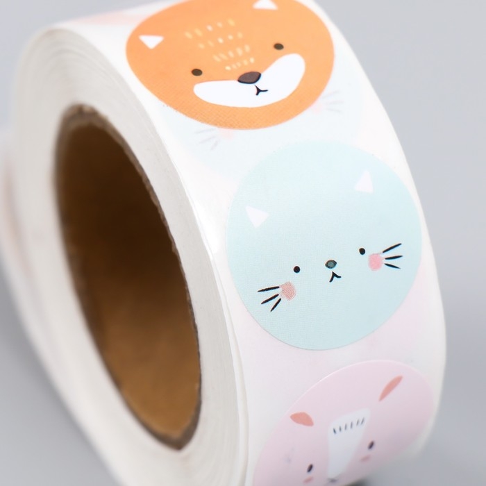 Наклейка бумага "Зверята - круглые мордочки" d=2,5 см 500 шт в рулоне 3х6,5х6,5 см