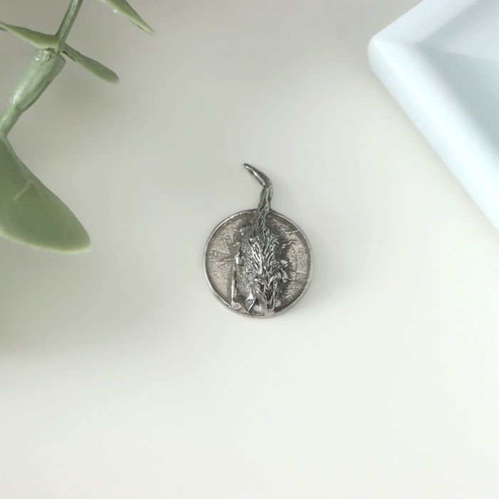 Сувенир кошельковый Сувенир кошельковый "Золотая Мышка на монете", олово, 0,6х2,2х1,6 см