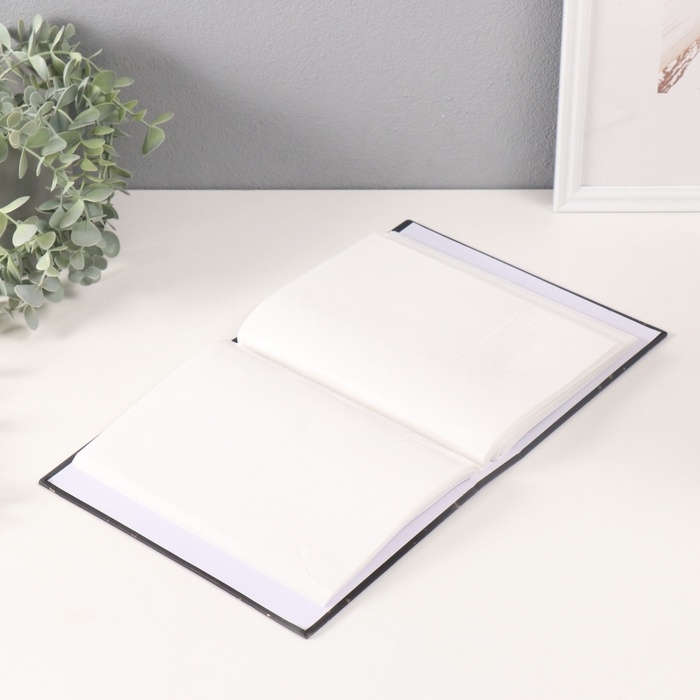 Фотоальбом на 200 фото 10х15 см Фотоальбом на 200 фото 10х15 см "В крапинку" матовый, чёрный 6,5х17,5х23 см