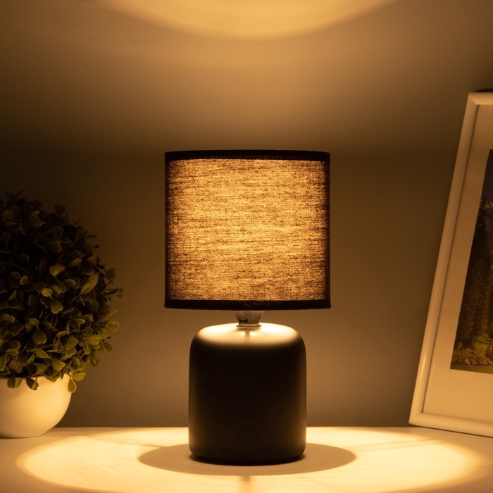 Лампа настольная Лампа настольная "Кира" 1х40Вт Е14 черный 14х14х26см