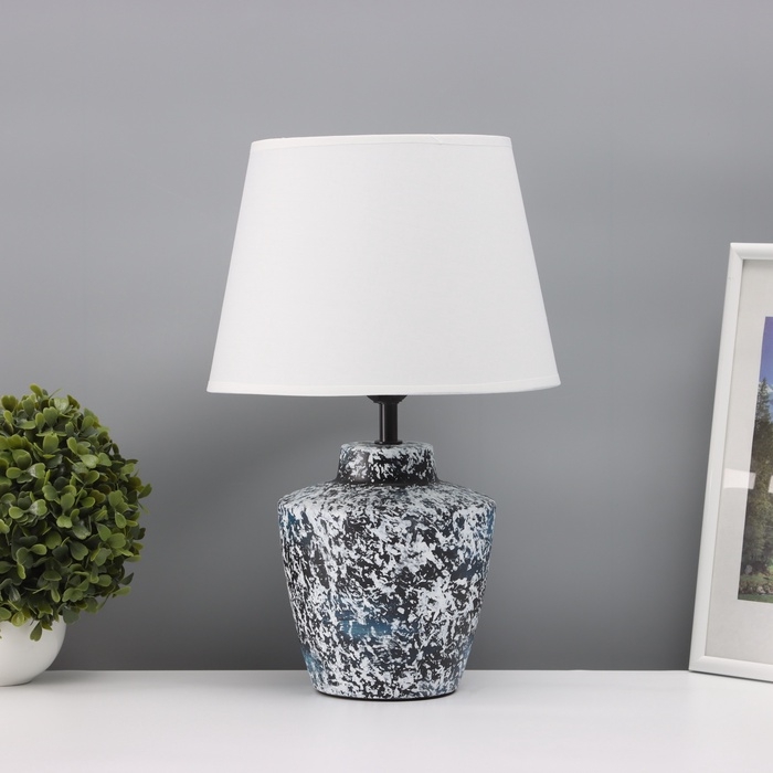 Лампа настольная Лампа настольная "Клауд" 1х40Вт Е27 черный/белый 25х25х38,,5см