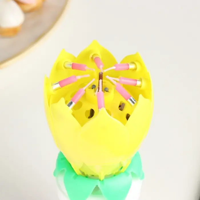 Свеча для торта музыкальная &laquo;Тюльпан&raquo;, крутящаяся, жёлтая, 14.5&times;6 см