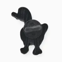 Значок &laquo;Гусь&raquo;, с ножом, бело-оранжевый в чёрном металле