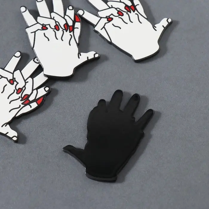 Декор для творчества акрил Декор для творчества акрил "Объятие рук" 4,4х3,2х0,2 см