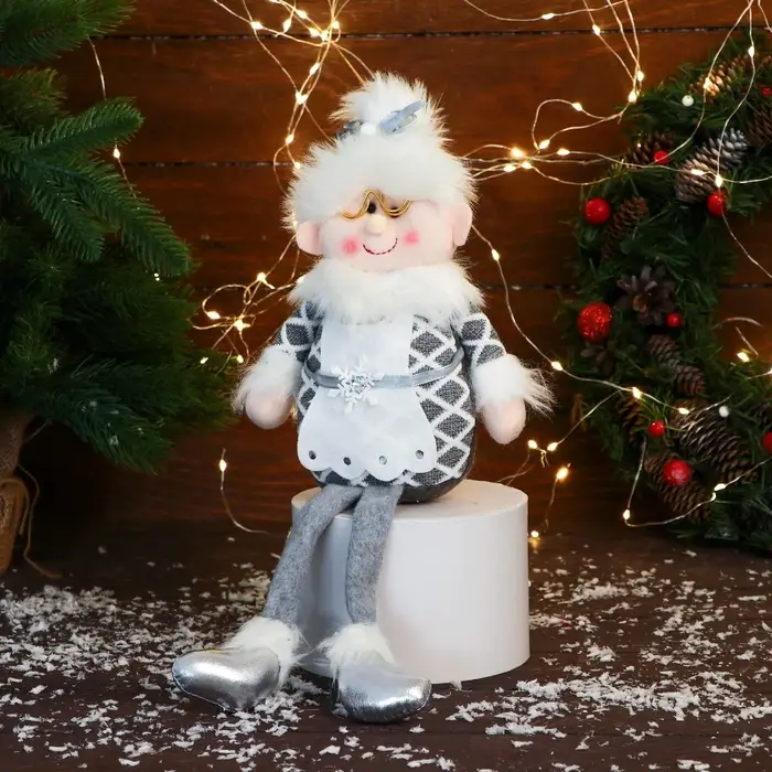 Игрушка мягкая &laquo;Бабушка Мороз в костюме с ремешком&raquo; 15&times;39 см, серая
