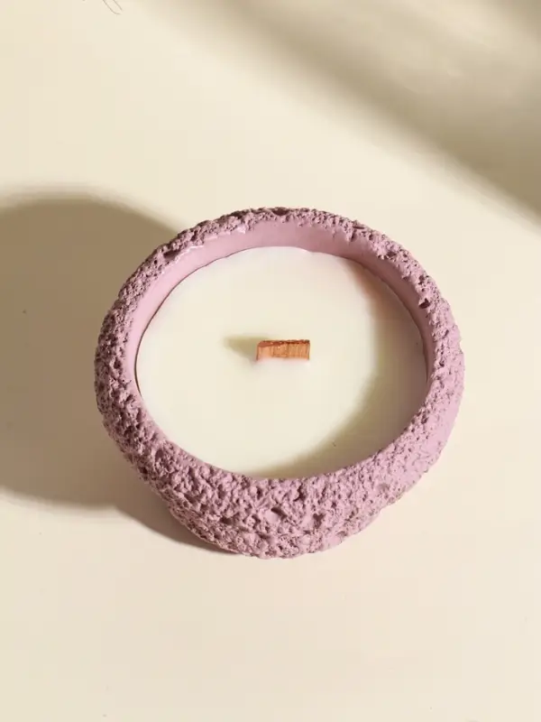 Свеча в вулканическом подсвечнике "Чаша" деревянный фитиль, розовая 9,3х9,3х5,5 см
