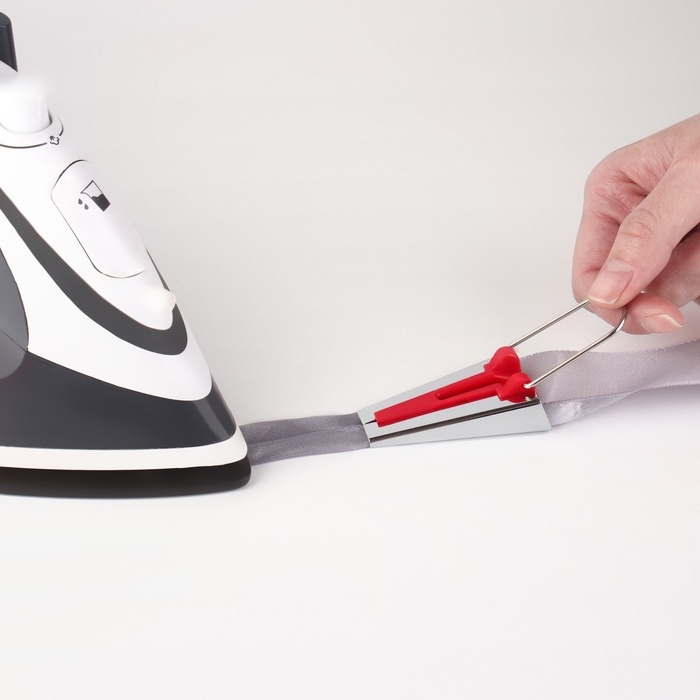 Набор приспособлений для складывания косой бейки, 4 шт Набор приспособлений для складывания косой бейки, 4 шт