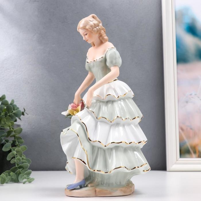 Сувенир керамика  Сувенир керамика "Крестьянка в  платье с оборками с корзиной цветов"МИКС 31х16х15 см