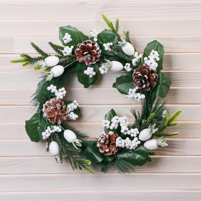 Новогодний венок d-19 см «Зимнее волшебство. Элит» на дверь, на стену, декор ягодки, шишки Новогодний венок d-19 см «Зимнее волшебство. Элит» на дверь, на стену, декор ягодки, шишки