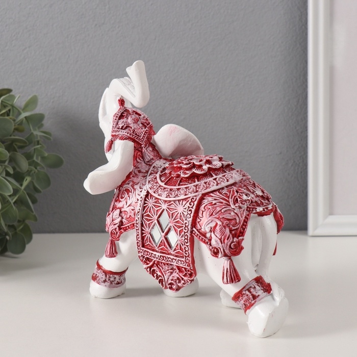 Сувенир полистоун Сувенир полистоун "Белый слон. Бордовая попона с цветком и стразой" 17,5х9х17 см