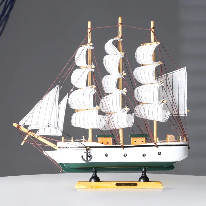Сувенирная модель корабля &laquo;Мортан&raquo;, борта белые, 33&times;31&times;5 см
