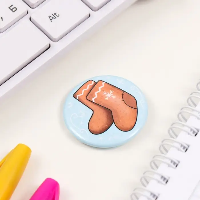 Значок закатной d=35 мм Значок закатной d=35 мм "Валенки" 6,5х6,5 см