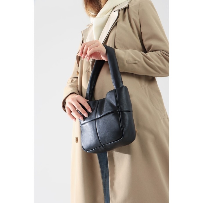 Сумка-тоут на магните, цвет чёрный