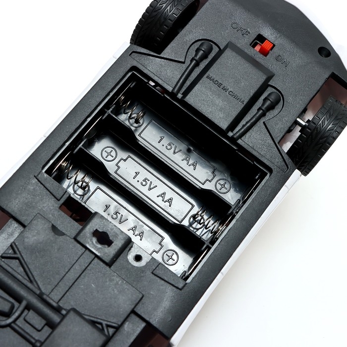 Машина радиоуправляемая «Полиция», работает от батареек, цвет бело-синий Машина радиоуправляемая «Полиция», работает от батареек, цвет бело-синий