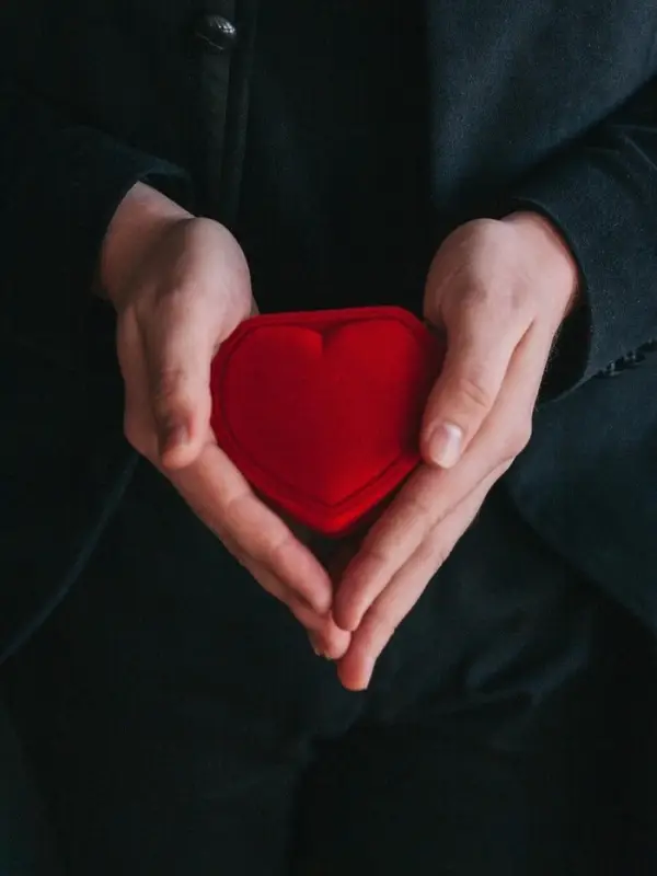 Футляр под набор украшений &laquo;Сердце&raquo;, бархатный, 9&times;8.5 см, красный