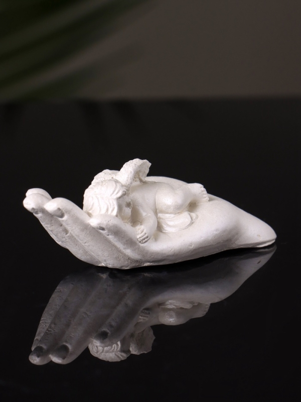 Фигура "Ангелок на ладони спит" малый, 3х7х3 см, перламутр