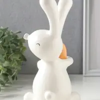 Сувенир керамика "Белый зайчик с морковкой-сердцем" 10,8х9,6х19,3 см