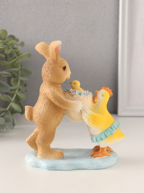 Сувенир полистоун  Сувенир полистоун "Зайчик и курочка с цыплёнком в скорлупе" 12х6х14 см