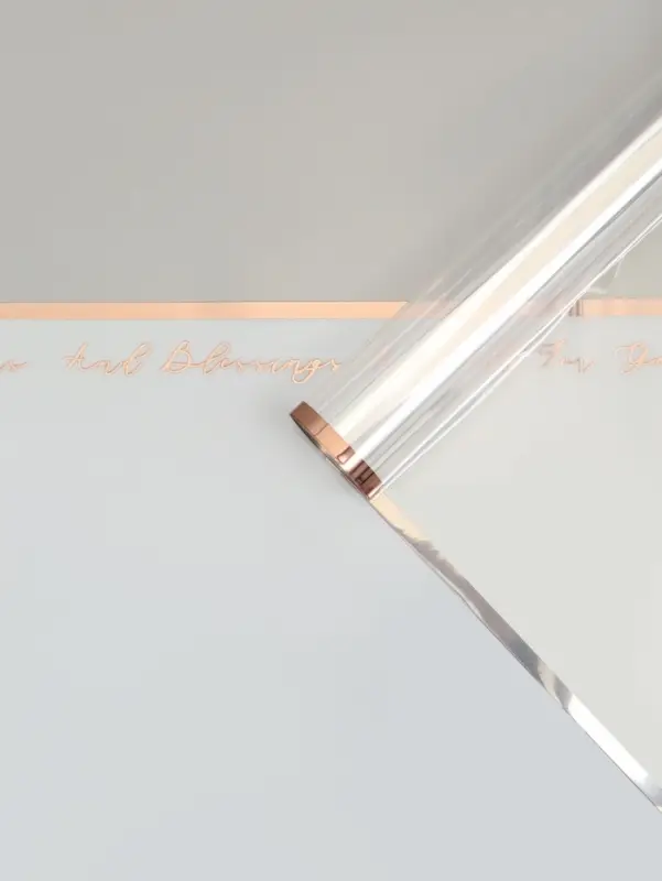 Плёнка для цветов &laquo;Полоса с окном&raquo;, белая с золотыми, 57&times;57&plusmn;2 см