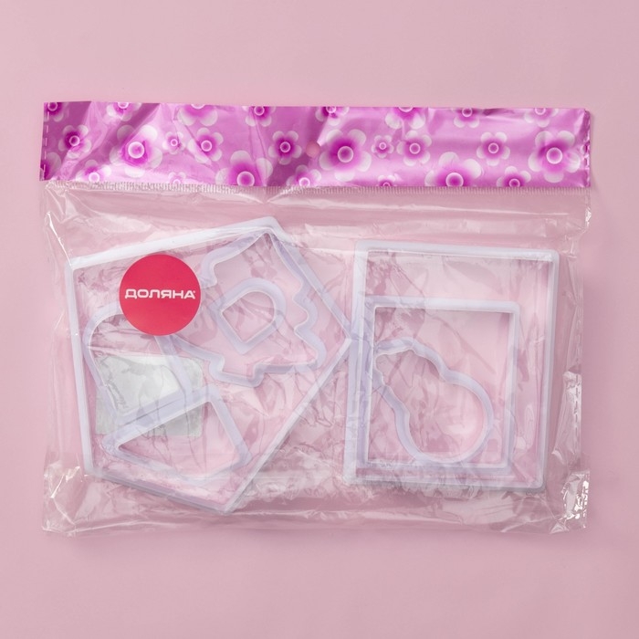 Формы для печенья новогодние Доляна «Пряничный домик», набор 8 предметов, пластик, белые Формы для печенья новогодние Доляна «Пряничный домик», набор 8 предметов, пластик, белые