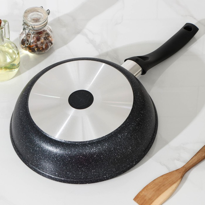 Сковорода, d=24 см, пластиковая ручка, стеклянная крышка, антипригарное покрытие, цвет тёмный мрамор Сковорода, d=24 см, пластиковая ручка, стеклянная крышка, антипригарное покрытие, цвет тёмный мрамор