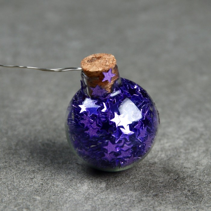 Гирлянда «Нить» 1.6 м с насадками «Синие шарики», IP20, серебристая нить, 15 LED, батарейки ААх2 (нет в комплекте), свечение белое Гирлянда «Нить» 1.6 м с насадками «Синие шарики», IP20, серебристая нить, 15 LED, батарейки ААх2 (нет в комплекте), свечение белое