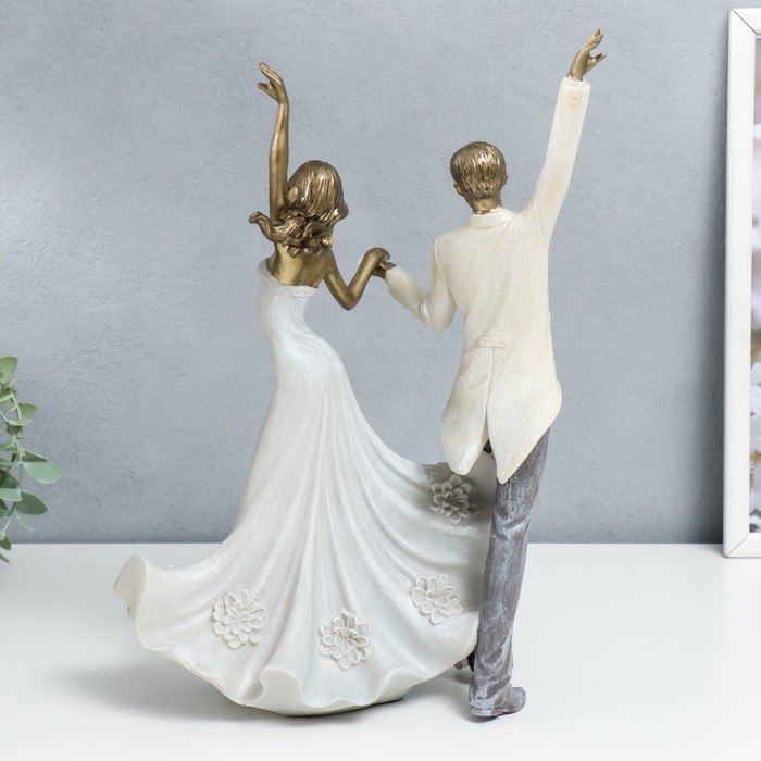 Сувенир полистоун  Сувенир полистоун "Молодожёны - свадебный танец" 35,5х14х25 см