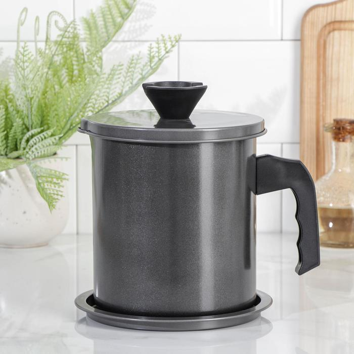 Контейнер для отделения масла и бульона, с ситом 1,7 л, 19×16×17,5 см, антипригарное покрытие Контейнер для отделения масла и бульона, с ситом 1,7 л, 19×16×17,5 см, антипригарное покрытие