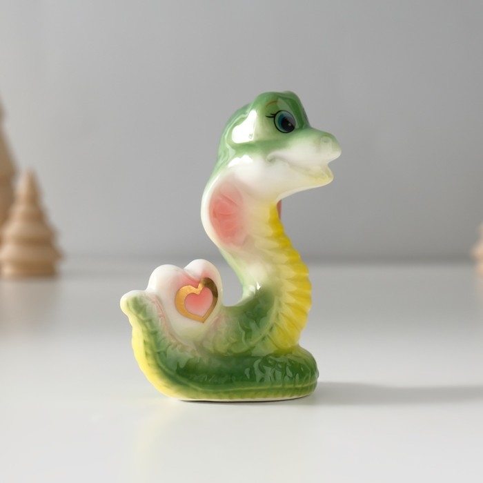 Сувенир керамика Сувенир керамика "Зелёная кобра с сердечком - Love" 4х7,5х8 см