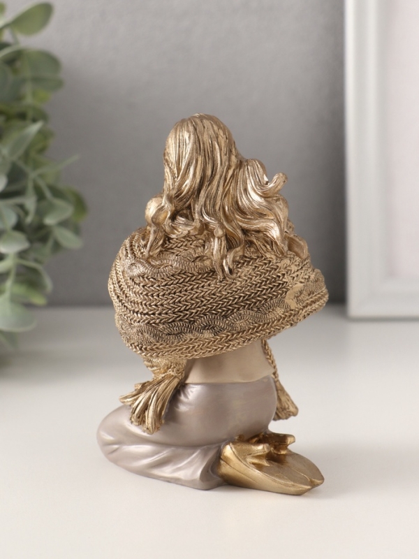 Сувенир полистоун  Сувенир полистоун "Мама с малышом, укутанные в шарф" 8,5х6,5х12 см