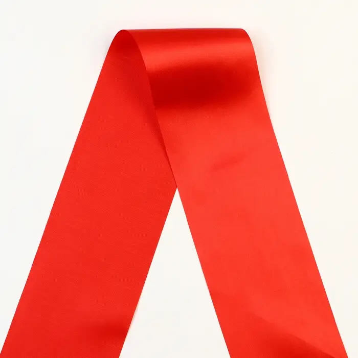 Лента на выпускной «Выпускник», атлас красный 3D Лента на выпускной «Выпускник», атлас красный 3D