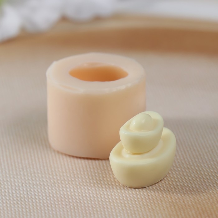 Молд силиконовый "Пирамида из слитков" Силикон 2х2,8х2 см