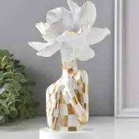 Бюст полистоун "Девушка с белым цветком, в клетчатом наряде" бело-золотой 11х11х20 см