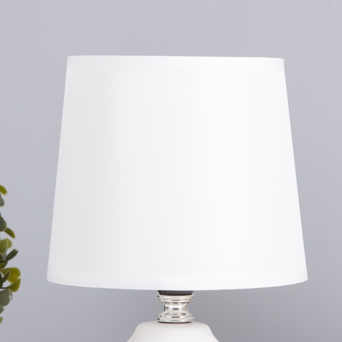 Лампа настольная Лампа настольная "Даниэль" 1х40Вт Е14 белый 14,5х14,5х24см